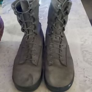 Like new Gore-Tex Belleville combat Air Force boots 10 wide
